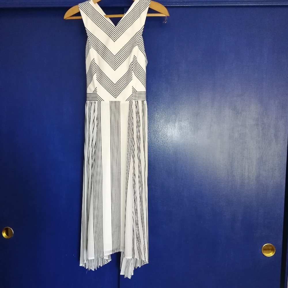Adelyn Rae Criss Cross Back Midi Dress